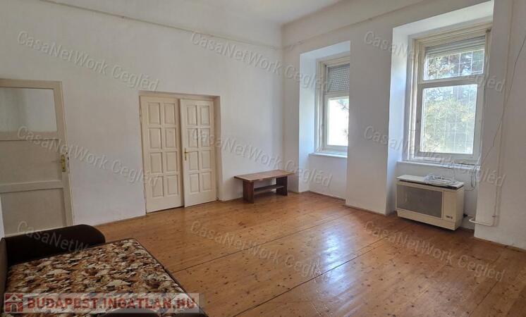 Cegléden lakás eladó!                                 