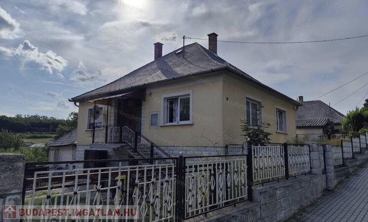 Eplényben felújítandó családi ház eladó!                                 