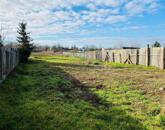 Eladó építési telek Szőny csendes, központi részén!