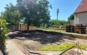 Eladó családi ház