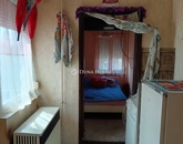 Eladó családi ház Törtel 39 900 000 Ft