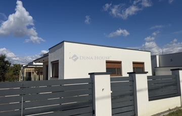 Eladó családi ház