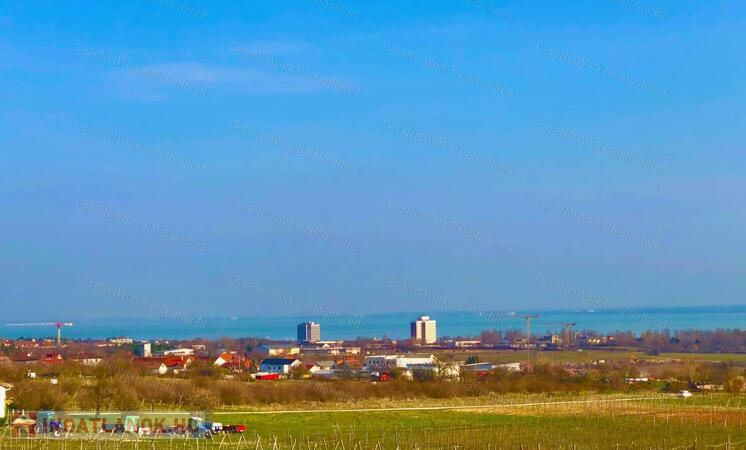 Kivételes lehetőség - építési telek Balatonfüreden