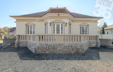 Eladó családi ház