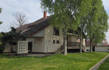 Eladó családi ház