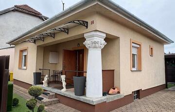 Eladó családi ház