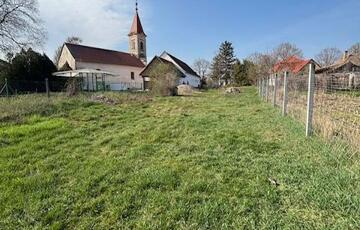 Eladó telek/földterület