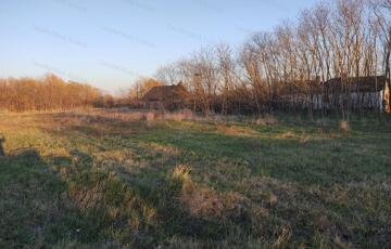 Eladó telek/földterület