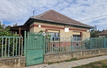 Eladó családi ház