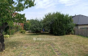 Eladó telek/földterület