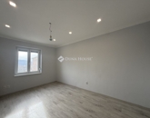 Eladó lakás Komló 19 500 000 Ft