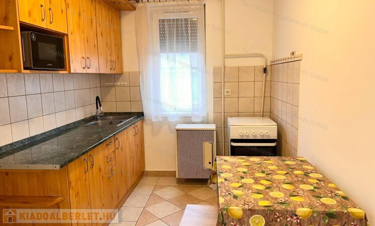 Erkélyes, két szobás lakás Kazinczyn                                 