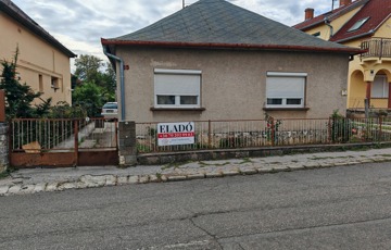 Eladó családi ház