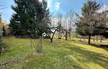 Eladó telek/földterület