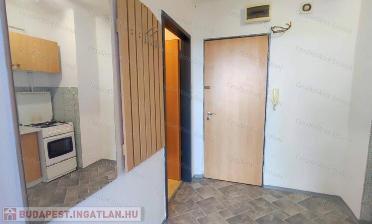 Eladó garzon lakás Szolnokon, a Városmajor úton                                 