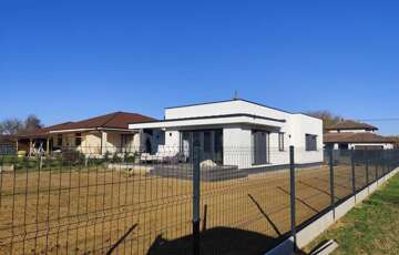 Eladó családi ház