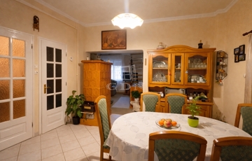 Eladó családi ház