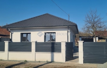 Eladó családi ház