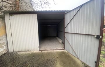 Kiadó garázs
