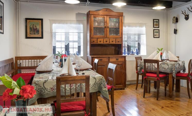 Műemlék épület a Tihanyi Apátságtól 135 méterre