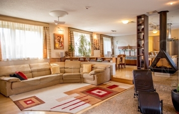 Eladó családi ház