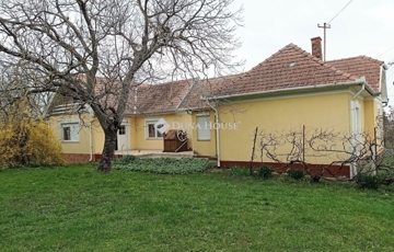 Eladó családi ház