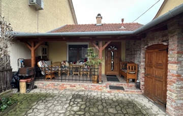 Eladó családi ház
