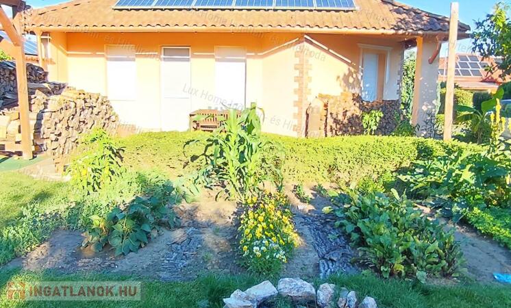 CSALÁDI OTTHON IGÉNYES KÖRNYEZETBEN!