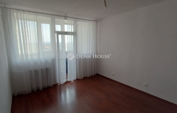 Eladó lakás