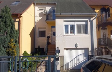 Eladó családi ház