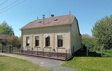 Eladó családi ház