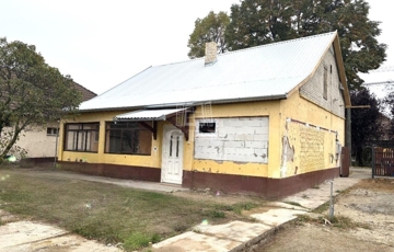 Eladó családi ház