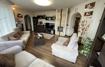 Eladó családi ház