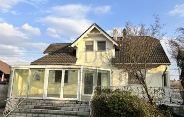 Eladó családi ház