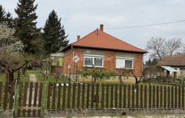 Eladó családi ház