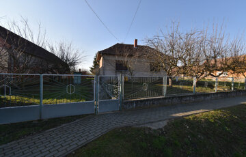 Eladó családi ház