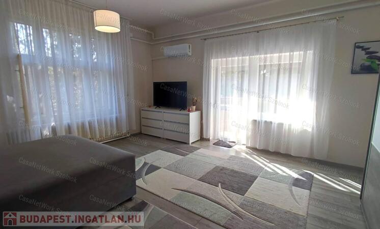 Eladó kertkapcsolatos, 3 szobás téglalakás Szolnokon!                                 