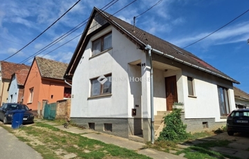 Eladó családi ház