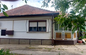 Eladó családi ház