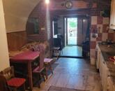 ELADÓ Vértesszőlősön közművesített lakhatásra is alkalmas présház!