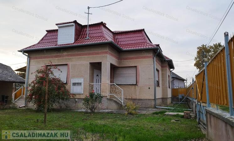 Eladó családi ház Tiszaföldváron                                 