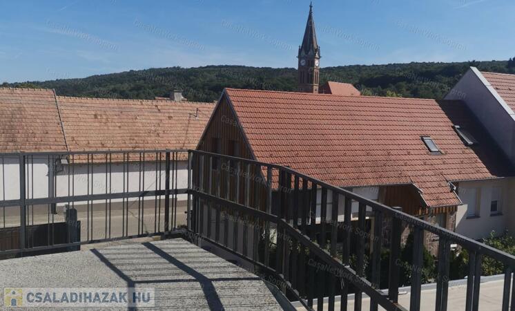 Kétgenerációs családi ház Ágfalván                                 