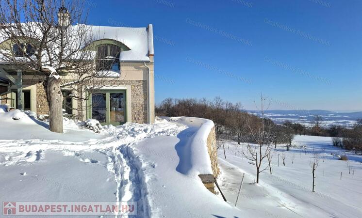 2,4 ha öko-birtok a Balaton-felvidéki Nemzeti Park tetején                                 