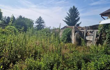 Eladó telek/földterület