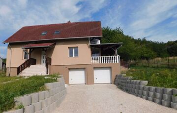 Eladó családi ház