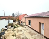 Eladó családi ház Üröm 149 900 000 Ft