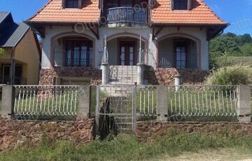 Eladó családi ház