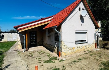 Eladó családi ház