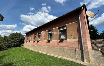Eladó családi ház