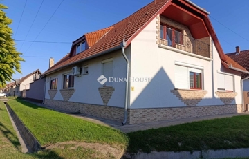 Eladó családi ház